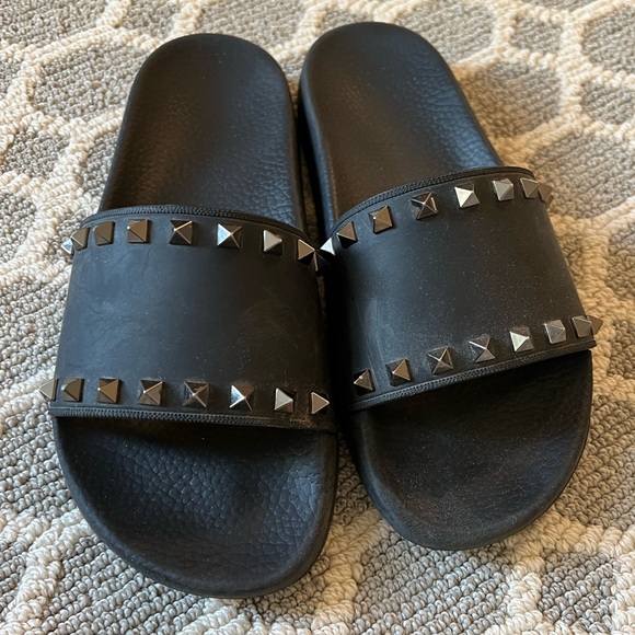Valentino Shoes - Valentino Rockstud Black Rubber Slides Size 39/9